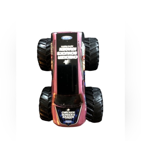 Lot of 4 Hot Wheels Monster Jam Trucks T-Maxx Grave Digger Scarlet Bandit + 1 - Picture 9 of 15